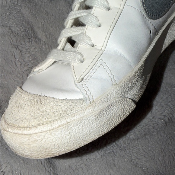 Nike Wmns Blazer Mid '77 'White Silver Metallic' - Picture 14 of 16